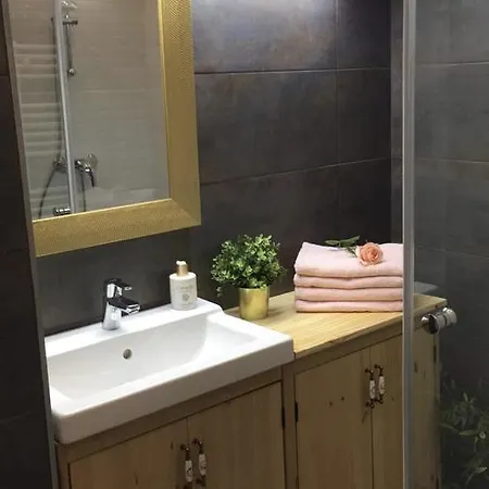 Frank Apartman * Eger